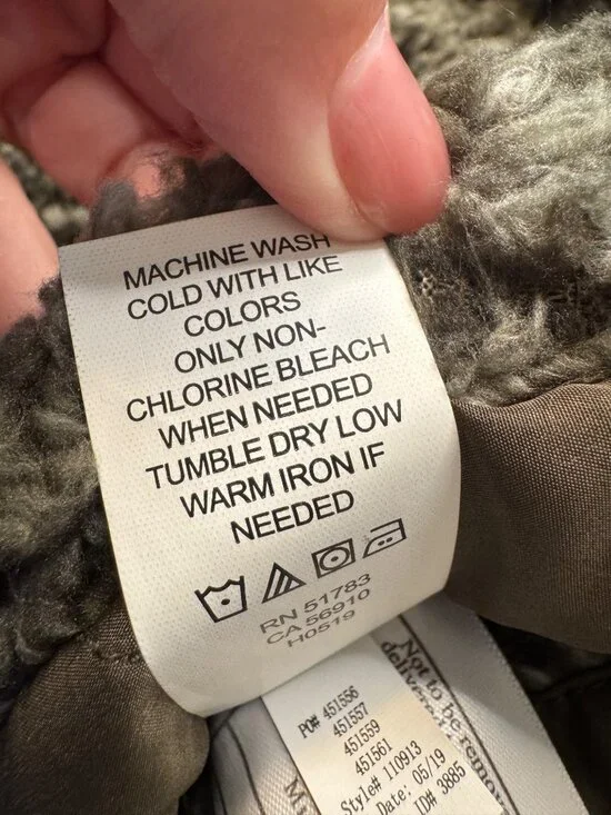 Maurices Reversible Vest Full Zip Size 0 Hunter Green Fleece Quilted Pockets EUC - Picture 7 of 11